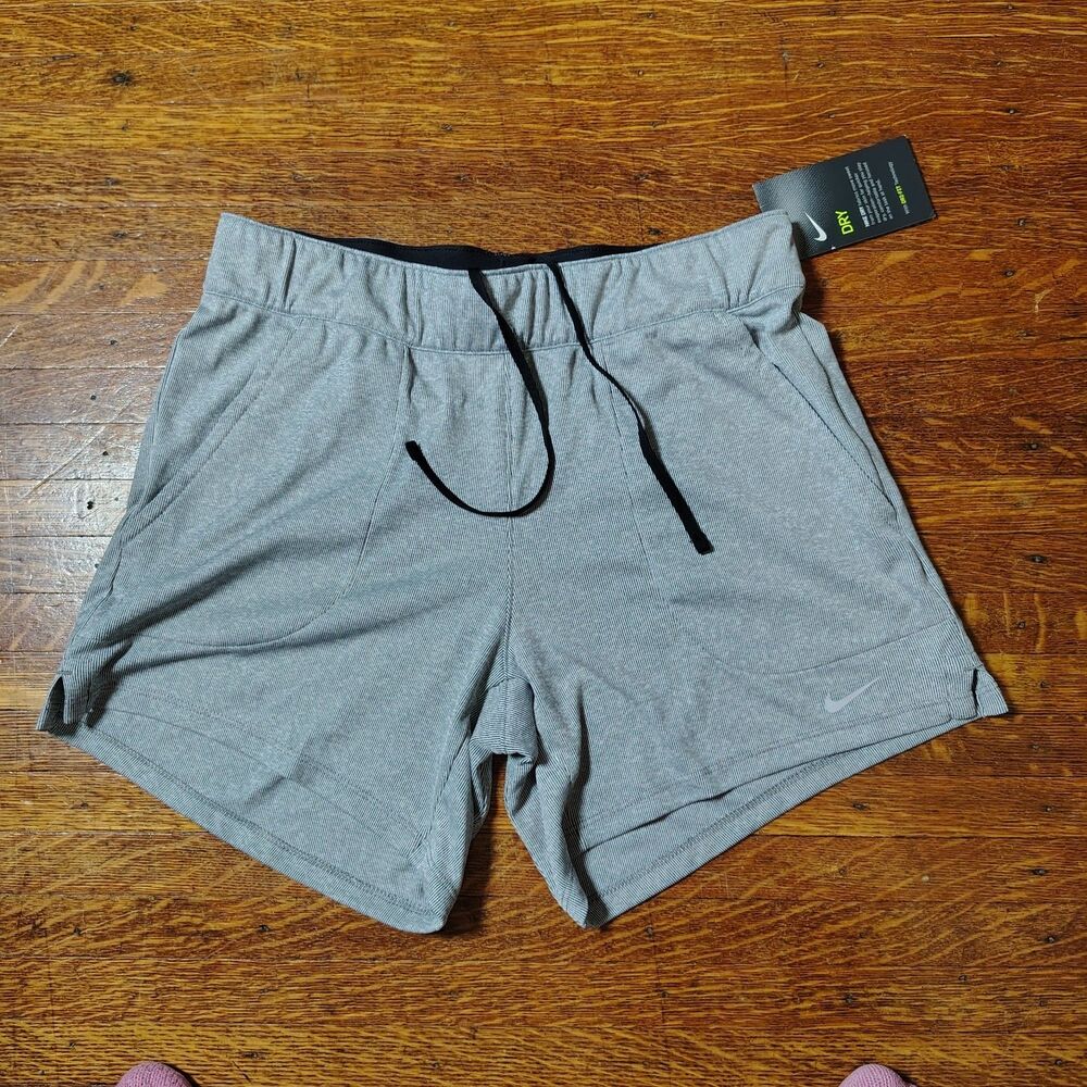 Nike Dry Gray Wmns Shorts Size XS NWTS/T613